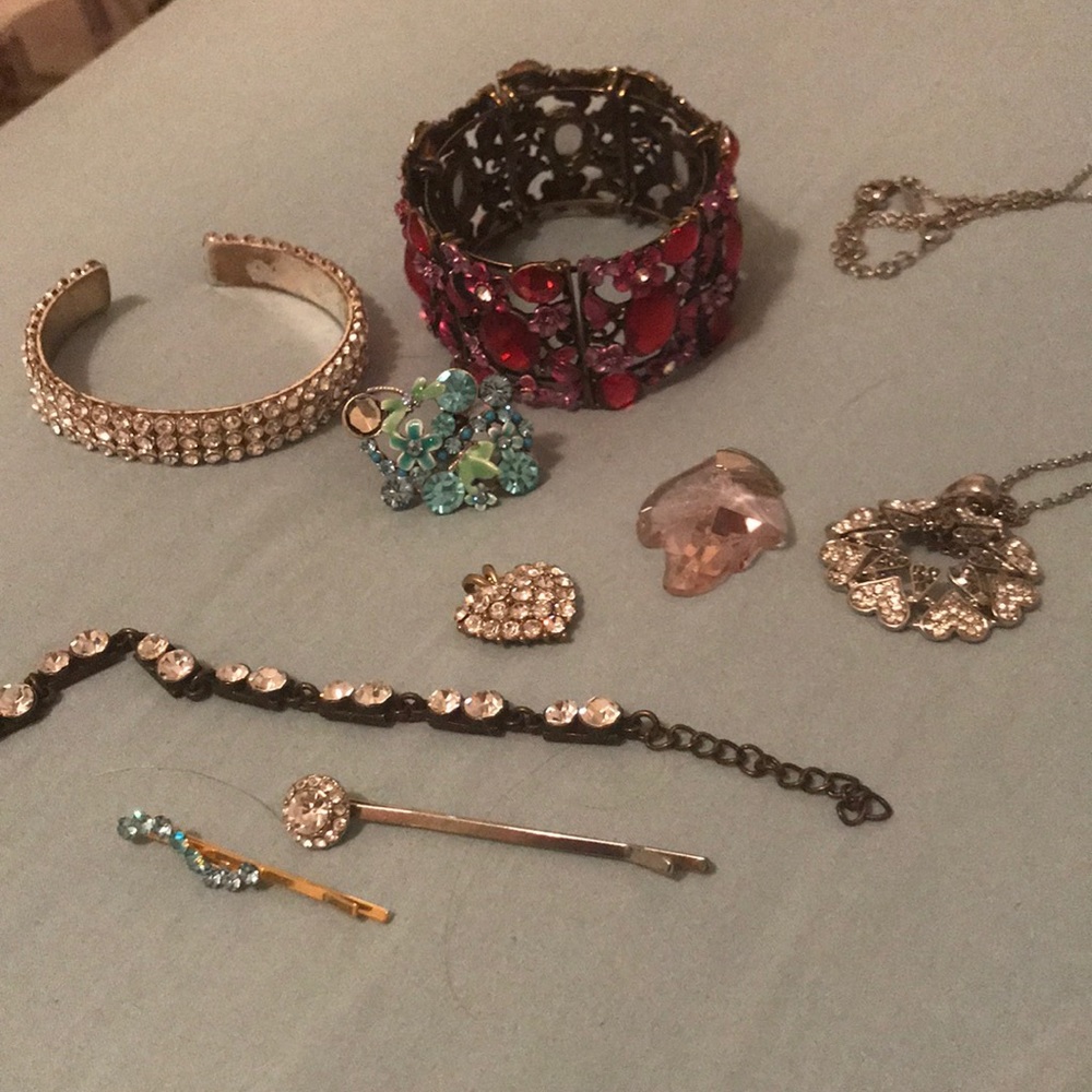 Costume jewellery lot